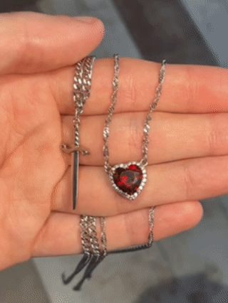 Collar Pareja: Espada + Corazón